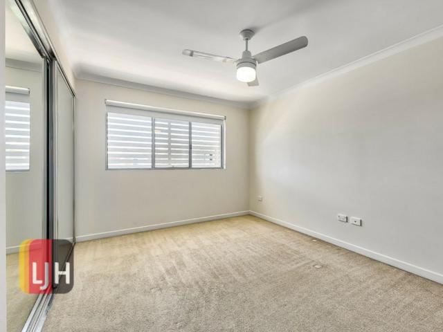 2 BEDROOM LIGHT FILLED UNIT WITH POOL IN COMPLEX !