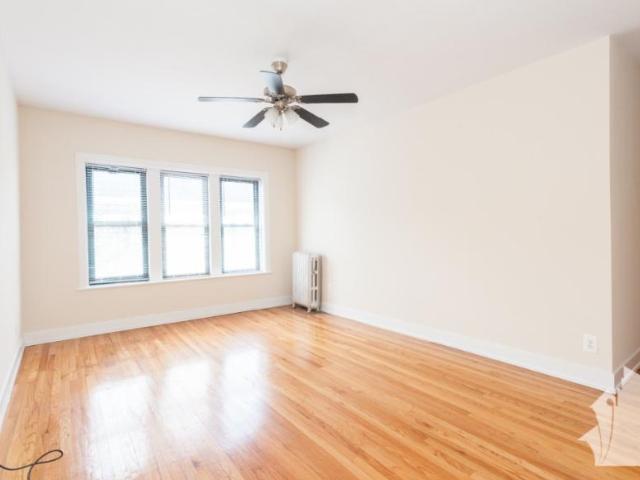 2 bedroom, Lincoln Square IL 60640 104937929