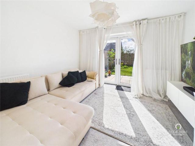 2 bedroom link detached house to rent