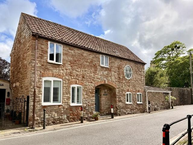 2 bedroom link detached house for sale