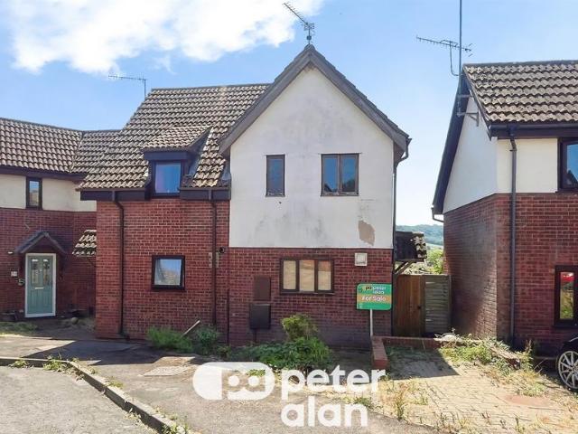 2 bedroom link detached house for sale