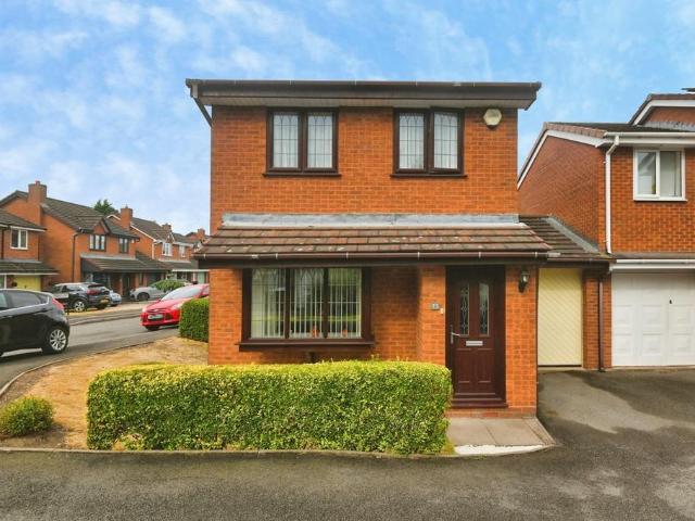 2 bedroom link detached house for sale