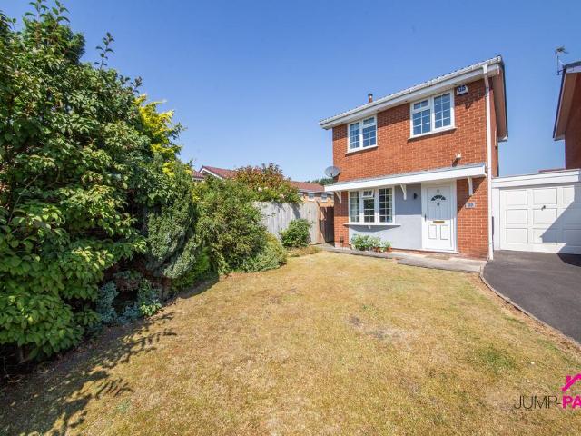 2 bedroom link detached house for sale