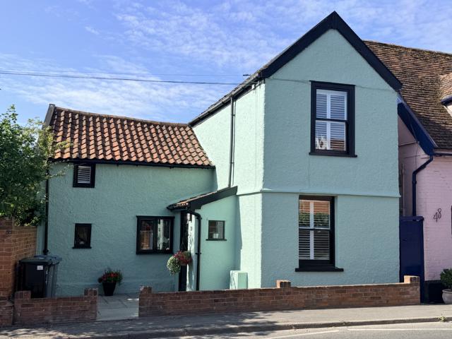 2 bedroom link detached house for sale