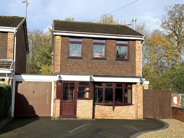 2 bedroom link detached house for sale