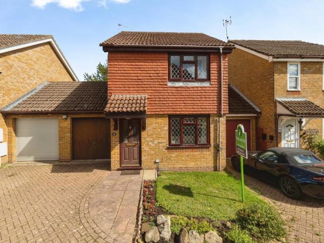 2 bedroom link detached house for sale