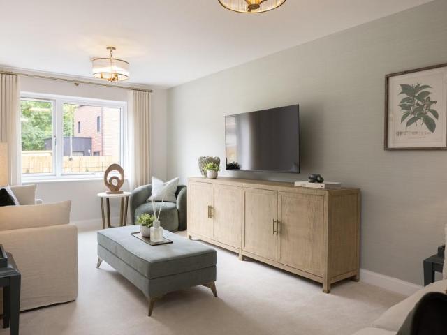 2 bedroom link detached house for sale
