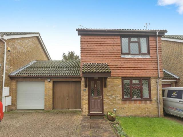 2 bedroom link detached house for sale