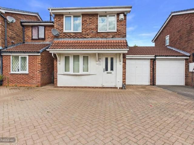 2 bedroom link detached house for sale