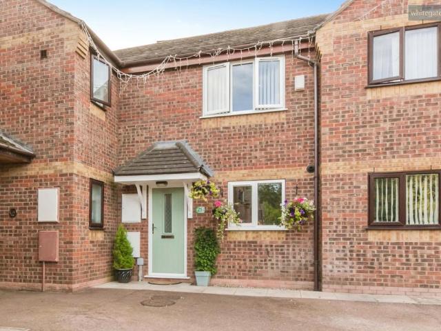 2 bedroom link detached house for sale