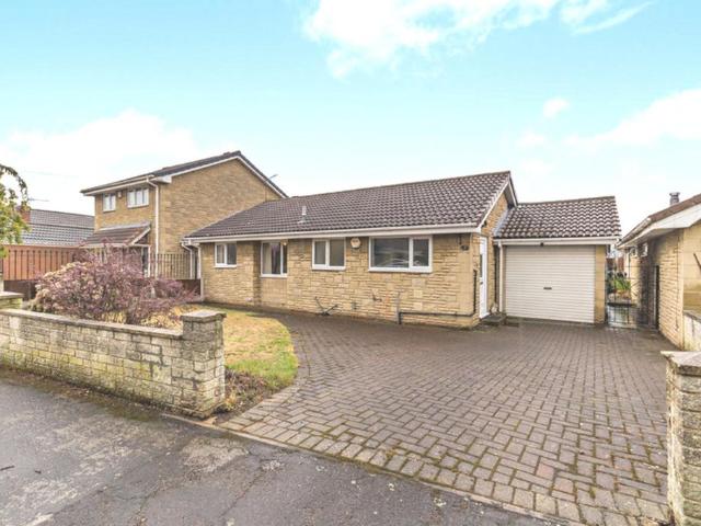 2 bedroom link detached house for sale