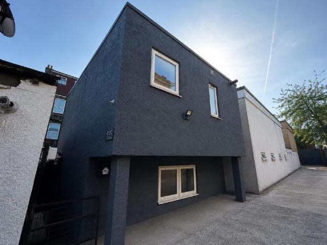 2 bedroom link detached house for sale