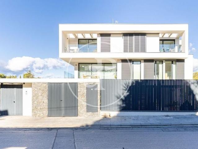 2 bedroom luxury Apartment for rent in Bellaterra, Spain