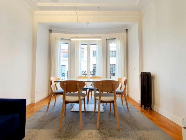 2 Bedroom Luxury Apartment in Centro, Madrid Amsterdam Apartments for Rent