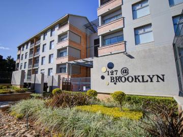 2 Bedroom luxury apartments in a lifestyle complex in Brooklyn