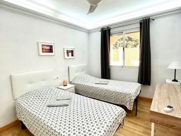 2 bedroom luxury Flat for rent in Nueva Andalucia, Spain