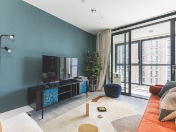 2 Bedroom Luxury Flat w/ Great Views