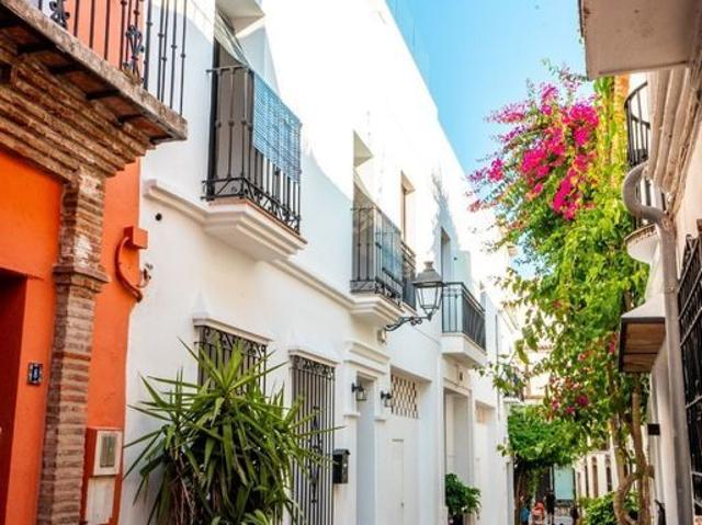 2 bedroom luxury Townhouse for rent in Marbella, Andalusia