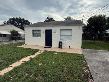2 bedroom luxury Villa for rent in Hallandale, United States