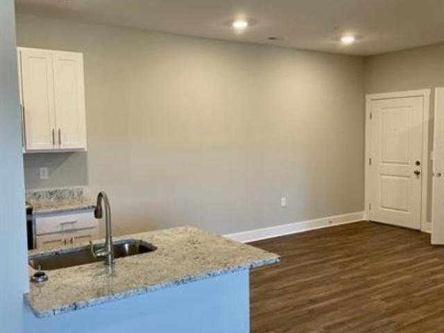 2 bedroom, Lynchburg VA 24501 106111194