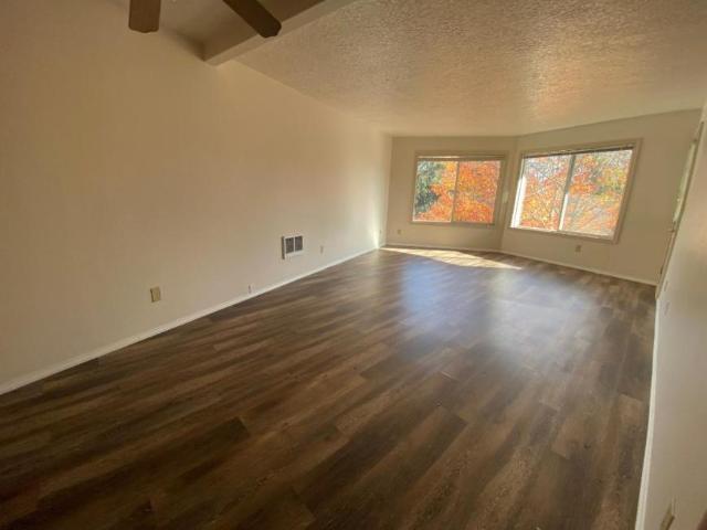 2 bedroom, m OR 97302 105701322