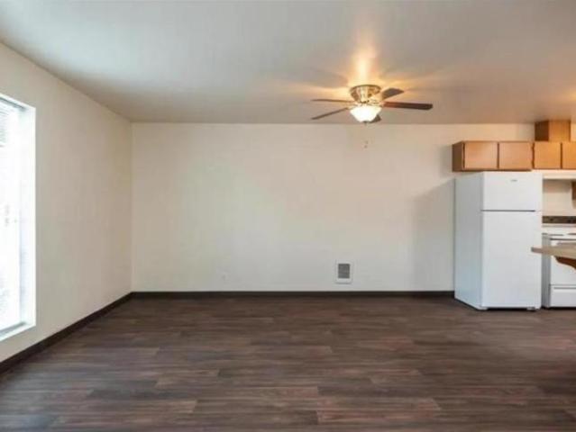 2 bedroom, m OR 97305 105265157