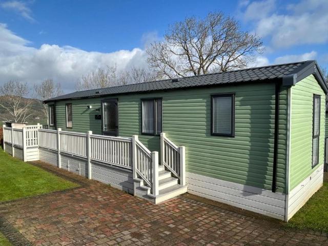 2 bedroom chalet for sale