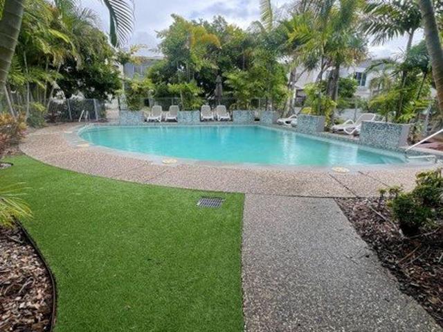 2 Bedroom modern unfurnished unit in Birtinya is close to the Kawana Hospital and beaches
