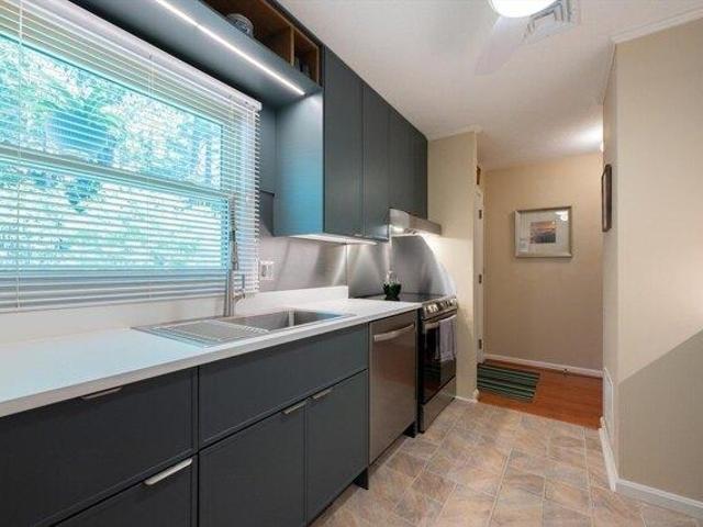 2 bedroom, Montague MA 01376 105257545
