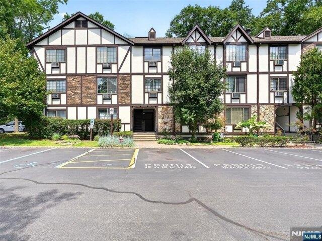 2 bedroom, Mahwah NJ 07430 105289585