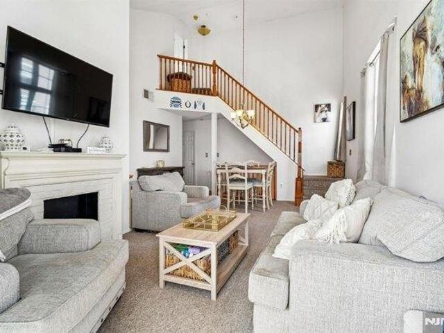2 bedroom, Mahwah NJ 07430 105204571