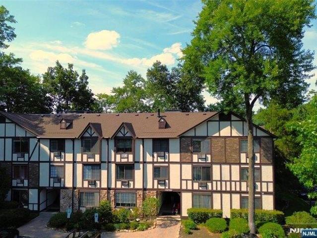 2 bedroom, Mahwah NJ 07430 105206200