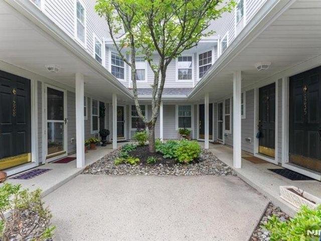 2 bedroom, Mahwah NJ 07430 105662065