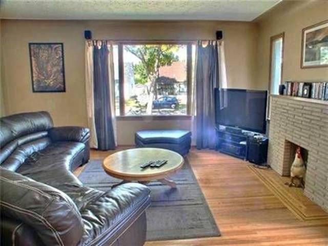2 Bedroom Main Floor Ritchie/Hazeldean Huge deck and yard — 2 Bedroom