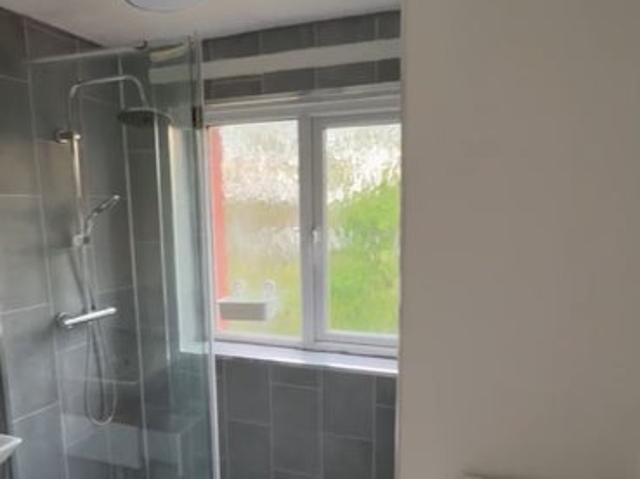2 bedroom maisonette