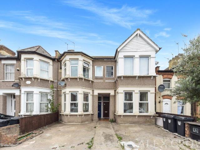 2 Bedroom Maisonette To Let