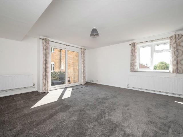 2 Bedroom maisonette to let in Hughenden Road, St. Albans, Hertfordshire, AL4