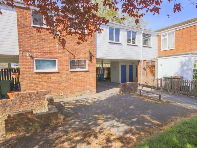 2 bedroom Maisonette to let Underwood, Bracknell, RG12