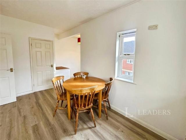 2 bedroom maisonette to rent College Fields, Woodhead Drive, Cambridge, CB4