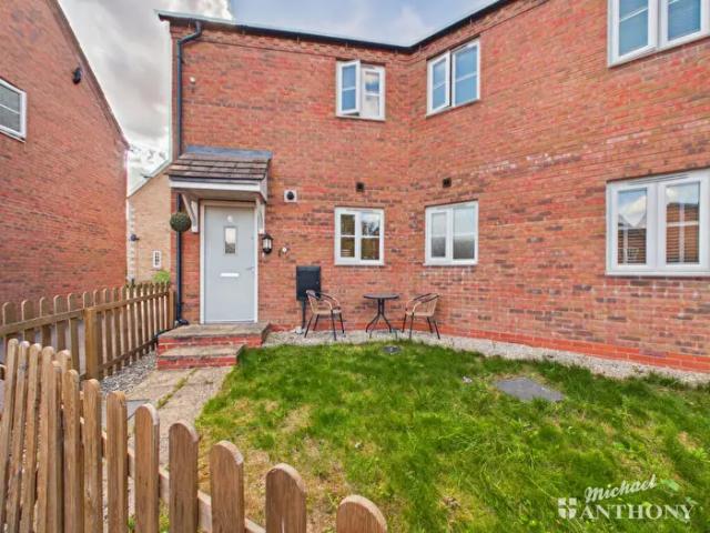 2 Bedroom Maisonette To Rent In Bunting Drive, Leighton Buzzard, Bedfordshire, LU7