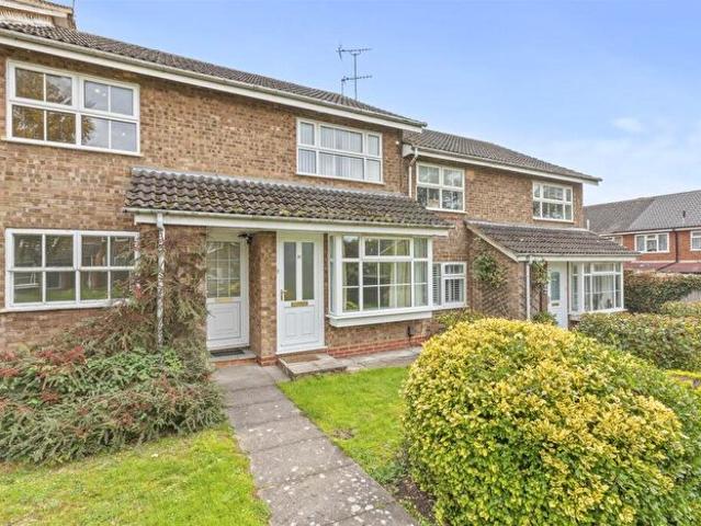 2 Bedroom Maisonette To Rent In Elm Farm, Aylesbury, HP21