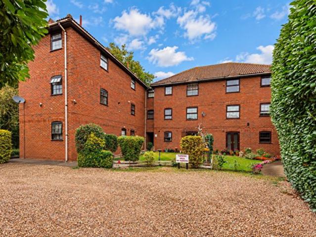 2 Bedroom Maisonette To Rent In Flat, Lambert Court, Uppingham Road, Leicester, Leicestershire, LE5