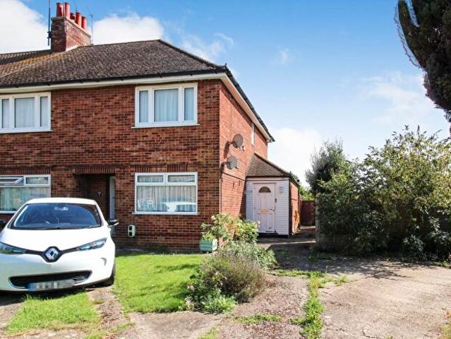 2 Bedroom Maisonette To Rent In Henry Road, Aylesbury, HP20