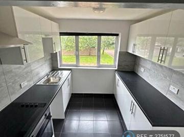 2 Bedroom Maisonette To Rent In Rowle Close, Stantonbury, Milton Keynes, MK14