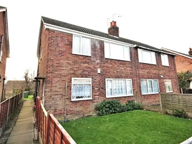 2 Bedroom Maisonette To Rent In Tudor Road, Camp Hill, Nuneaton, CV10
