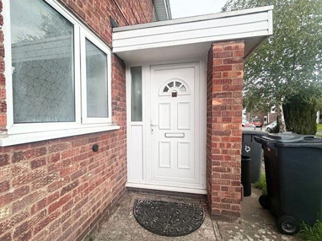 2 Bedroom Maisonette To Rent In Teignmouth Close, Leicester, LE5