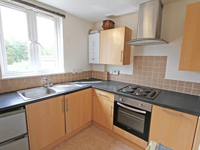 2 Bedroom Maisonette To Rent In West Street, Banbury, Oxon, OX16