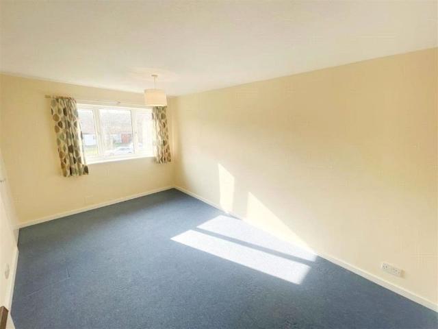 2 bedroom maisonette to rent Rowle Close, Stantonbury, Milton Keynes, Buckinghamshire, MK14