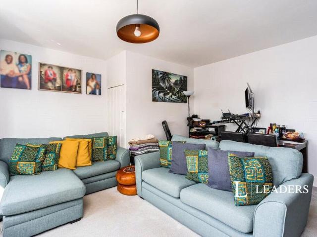 2 bedroom maisonette to rent Slimbridge Road, Burgess Hill, RH15
