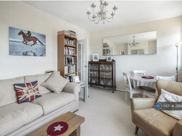 2 bedroom maisonette to rent